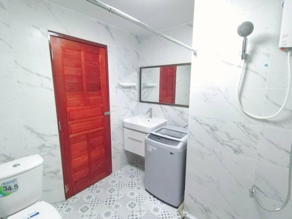 Supanich Condo Opposite The Train Station Chiangmai Chiang Mai Esterno foto