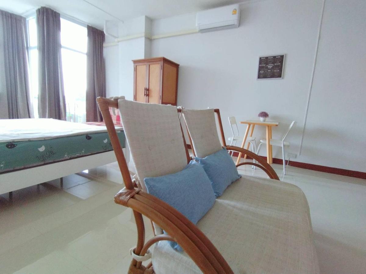 Supanich Condo Opposite The Train Station Chiangmai Chiang Mai Esterno foto