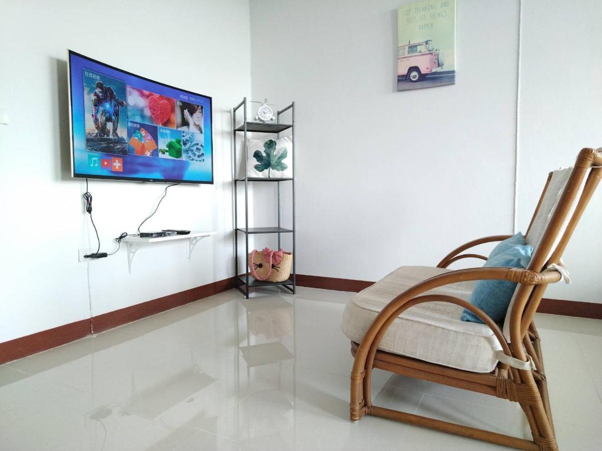 Supanich Condo Opposite The Train Station Chiangmai Chiang Mai Esterno foto