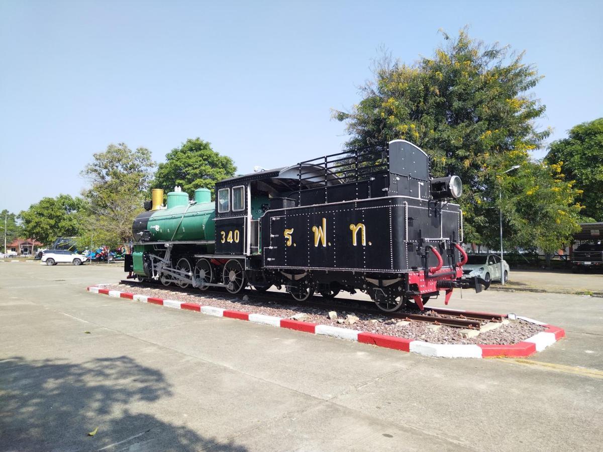 Supanich Condo Opposite The Train Station Chiangmai Chiang Mai Esterno foto