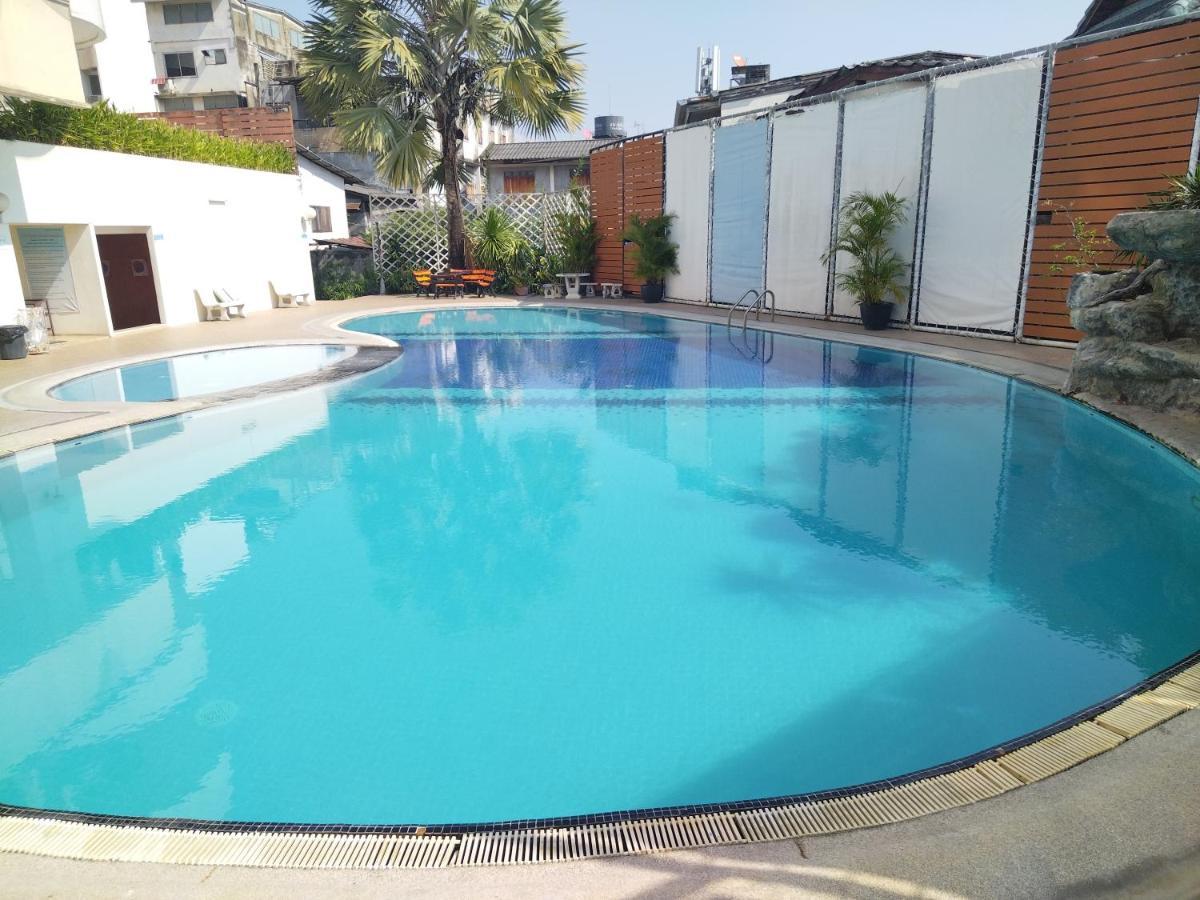 Supanich Condo Opposite The Train Station Chiangmai Chiang Mai Esterno foto