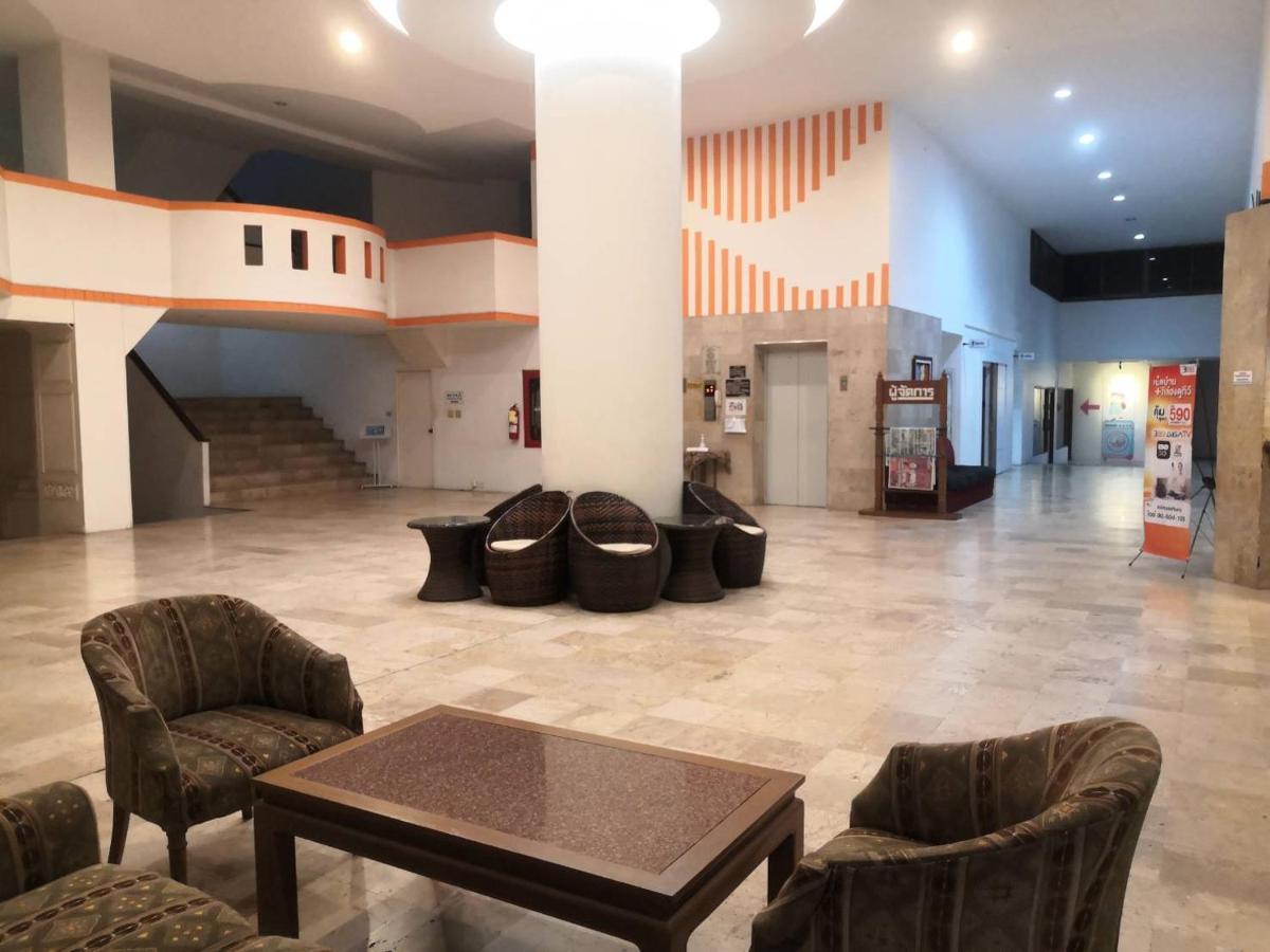 Supanich Condo Opposite The Train Station Chiangmai Chiang Mai Esterno foto