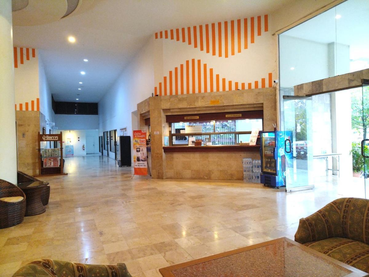 Supanich Condo Opposite The Train Station Chiangmai Chiang Mai Esterno foto