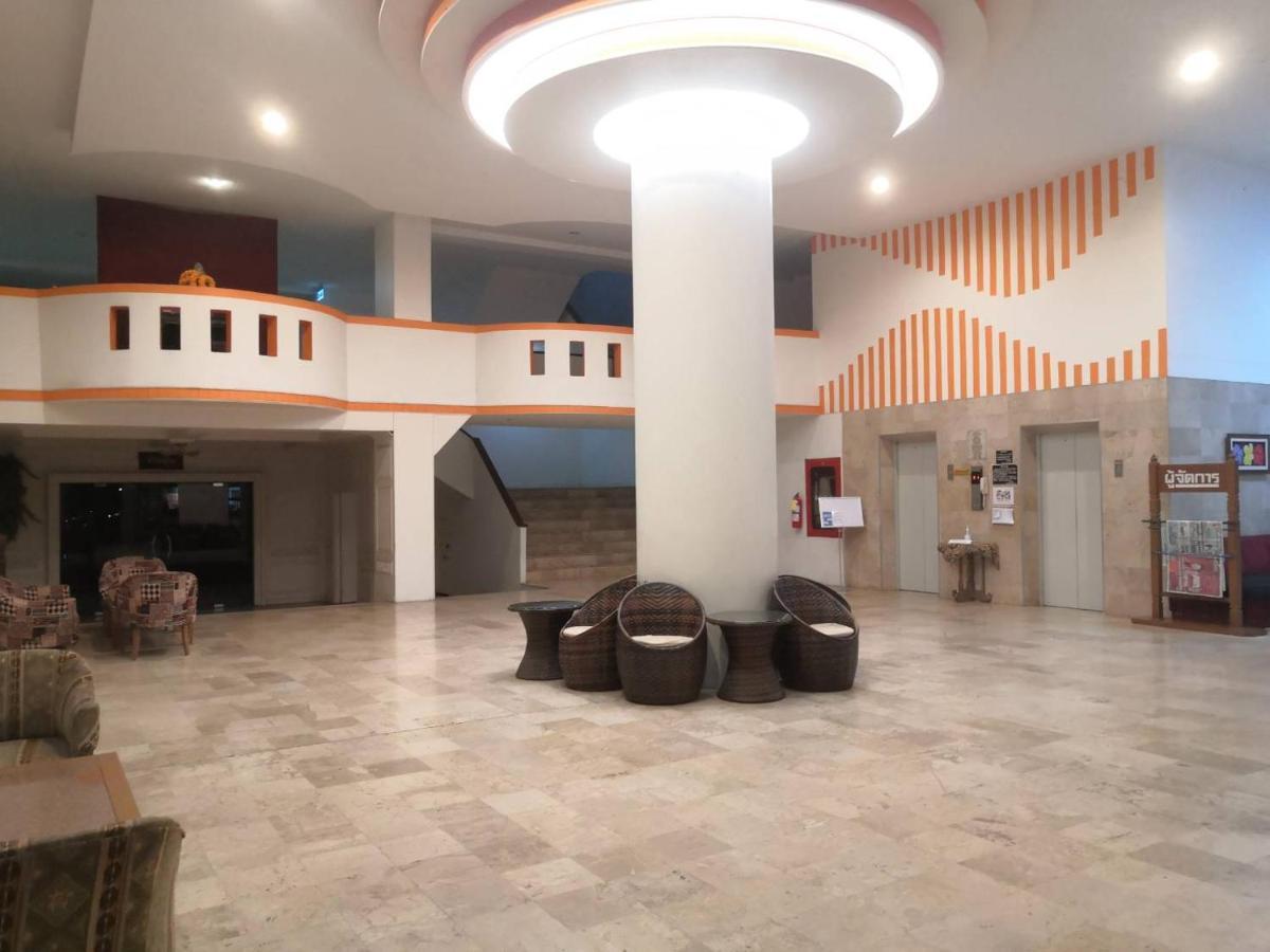 Supanich Condo Opposite The Train Station Chiangmai Chiang Mai Esterno foto